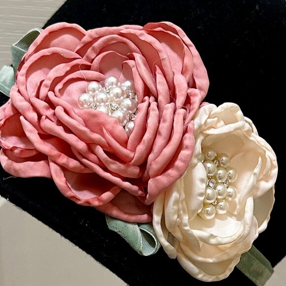 Elegant Wool Felt Cloche Bucket Hat Embellished With Satin Flowers Special Event - Picture 4 of 16